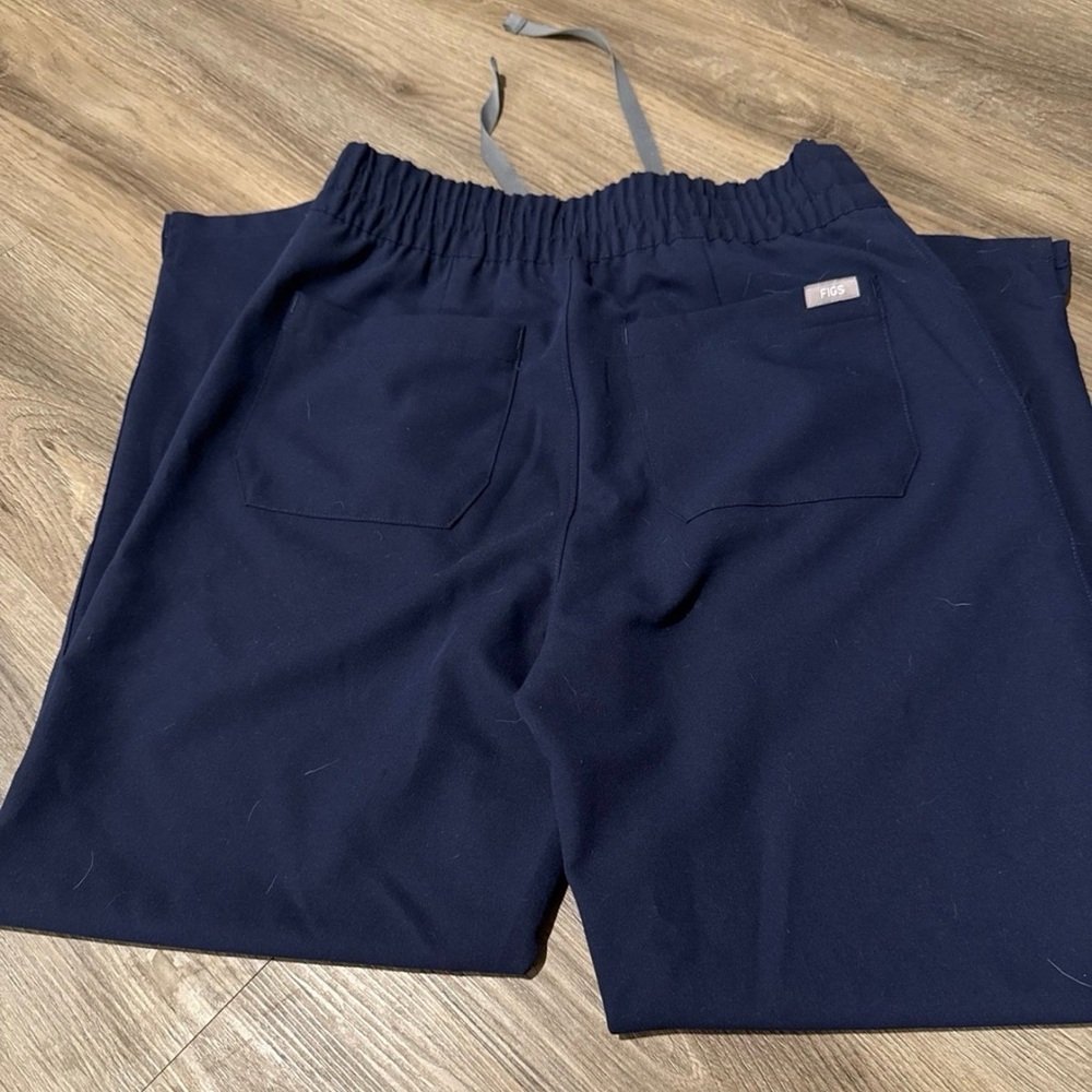 Navy Drawstring Capri scrub pants - Picture 2 of 3